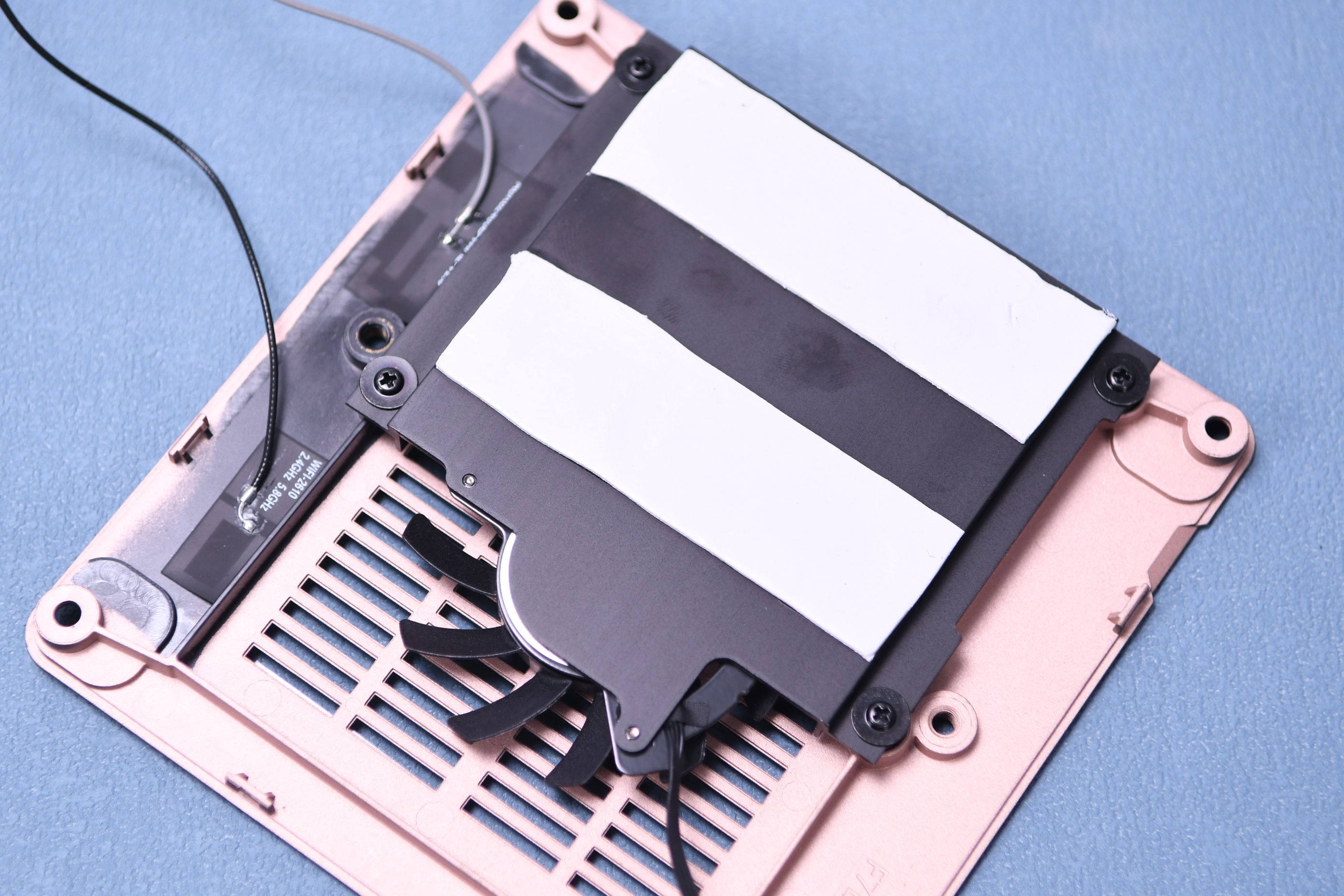 r77840h游戏笔记本,r7-7840hs机械革命