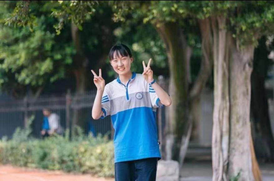 文化课学霸上岸清华美院！成都二十中曹琬悦诠释规划与坚持的力量