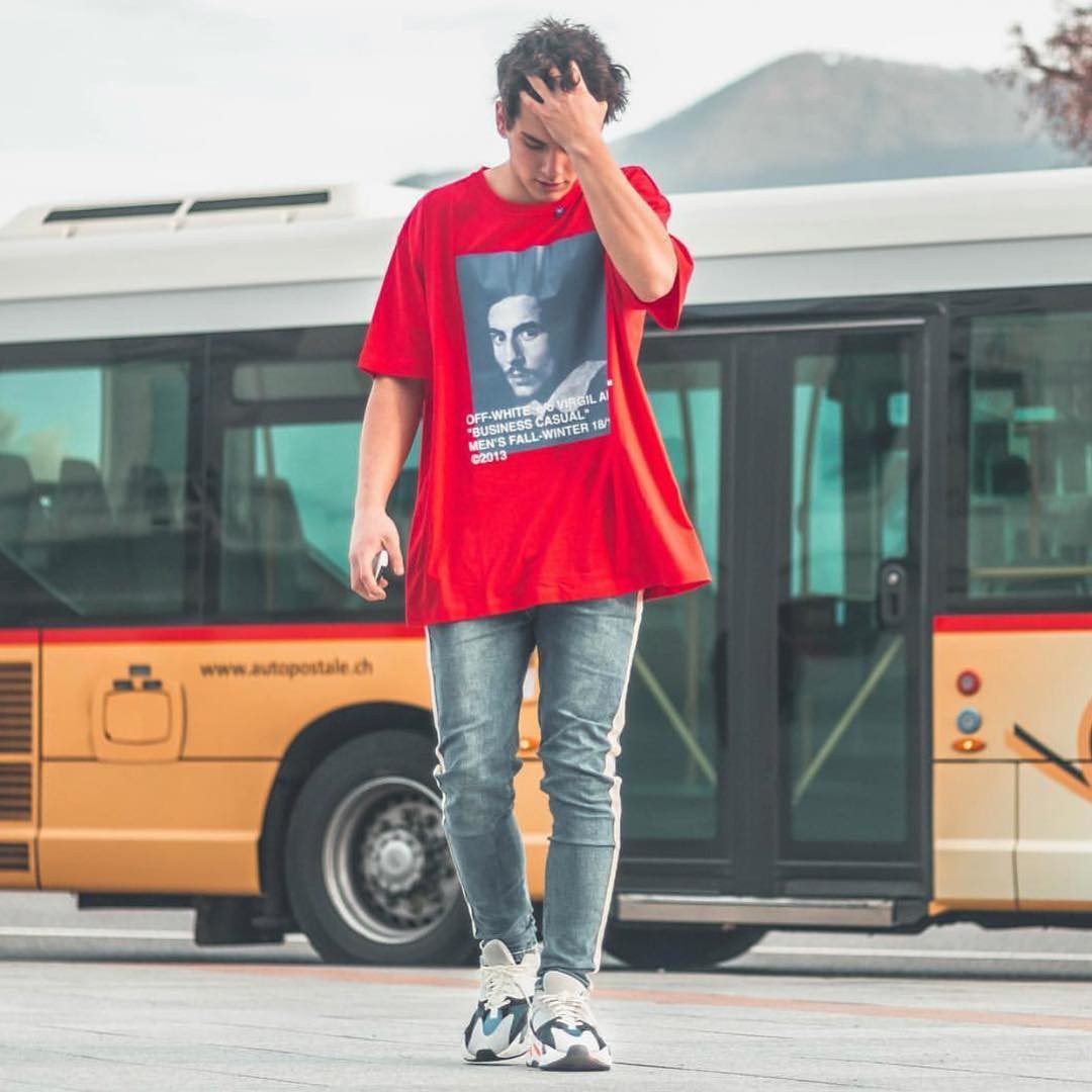 t恤牛仔裤怎么穿才不普通,t恤牛仔裤怎么穿才好看