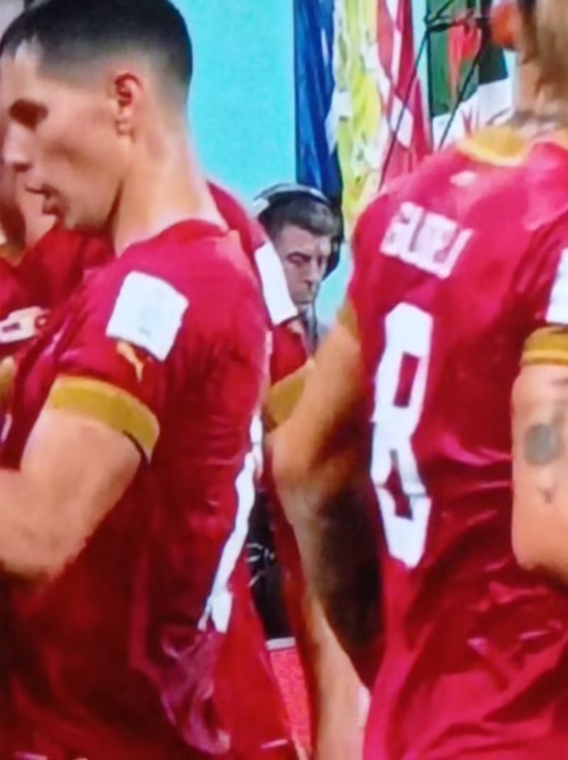 16场黄牌四张红牌的一场比赛,4张红牌16张黄牌哪场比赛