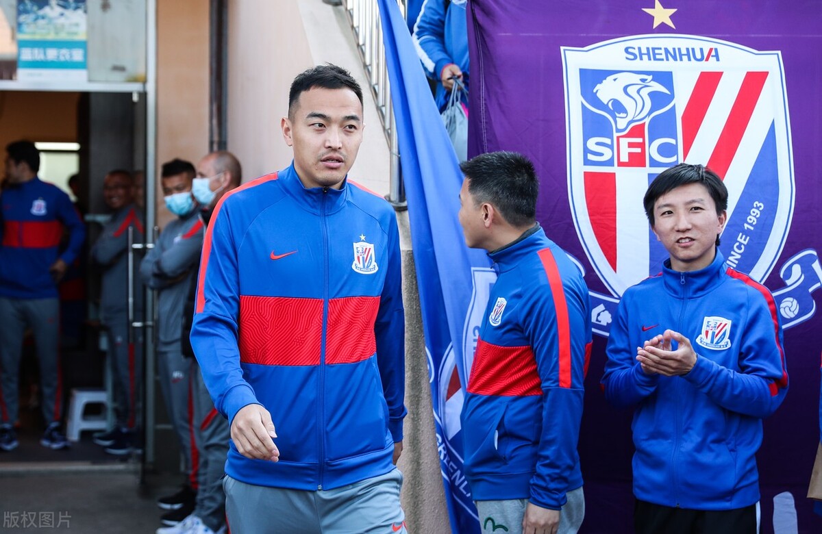 巩汉林冯潇霆网络互怼男足踢皮球,男足冯潇霆回应巩汉林言论