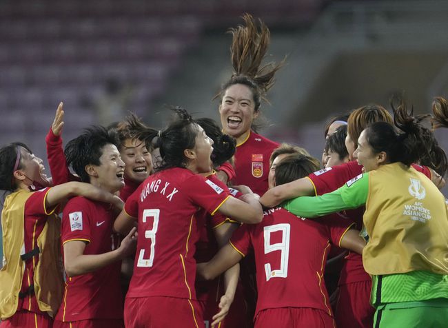 时隔16年女足再次夺冠顽强不屈,女足夺冠给国人的快乐