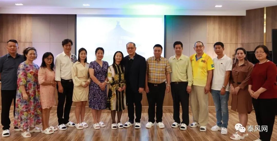 泰华女企业家卢嫣打造“天龙电子”企业泰中文联拜访团参观取经