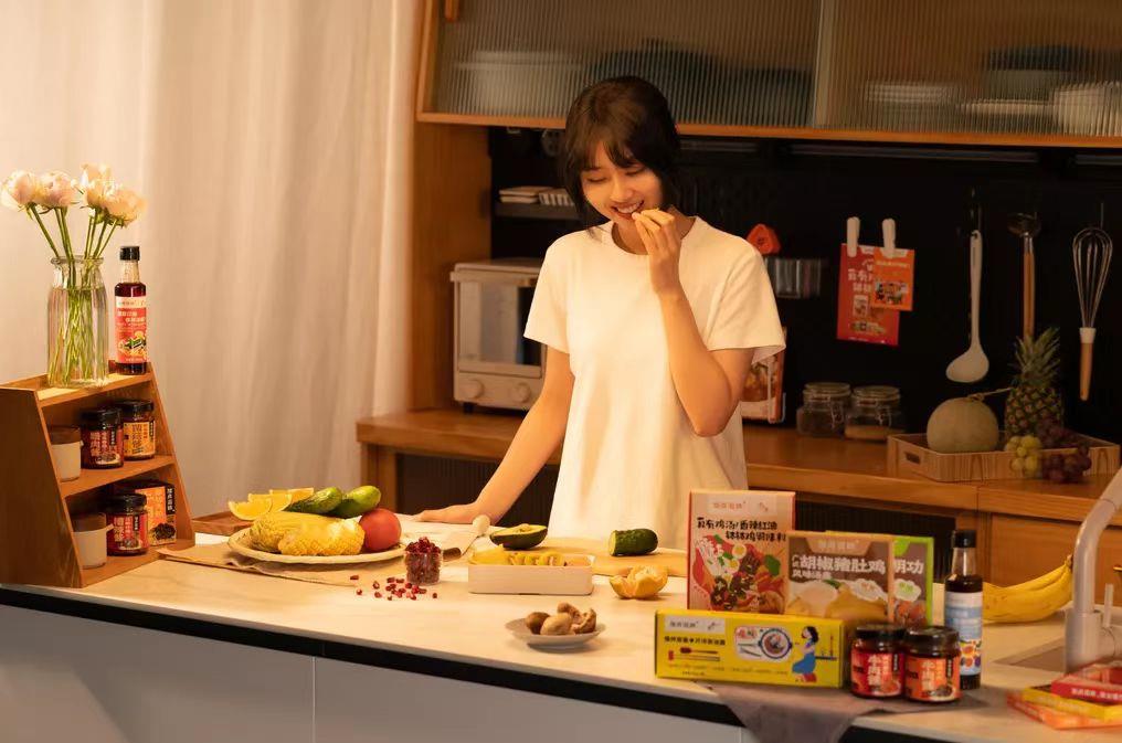 加点滋味，流量驱动超高速增长，产品线不断调整定型仍需时日