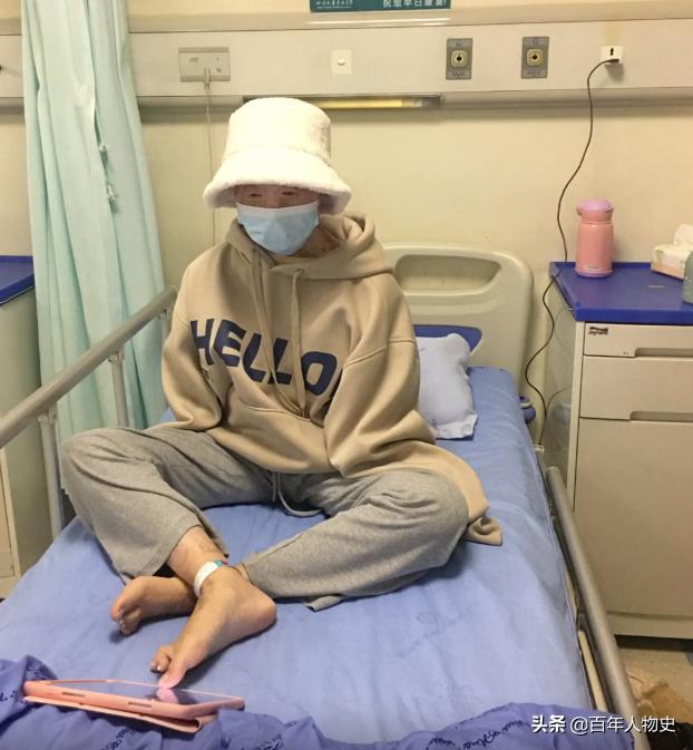 19年,四川20岁女孩遭大火毁容48%烧伤,双臂截肢如今怎么样了?