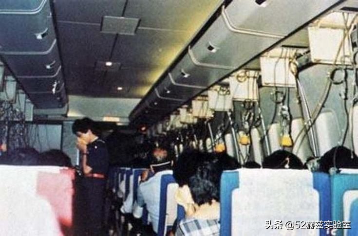 日航123班机空难纪录片让人泪目,日航123号班机发生空难