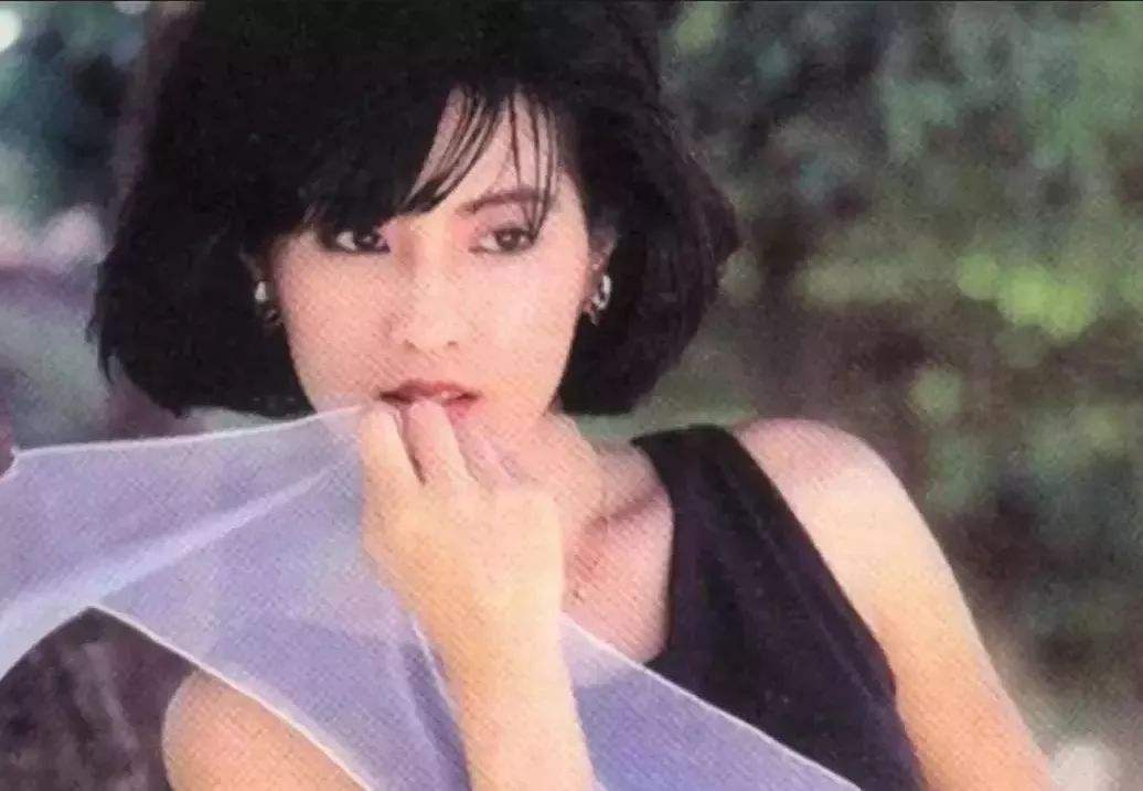 *星艳**出家当尼姑，称看小电影不如自己演，犀利点评林志玲是小黑枣