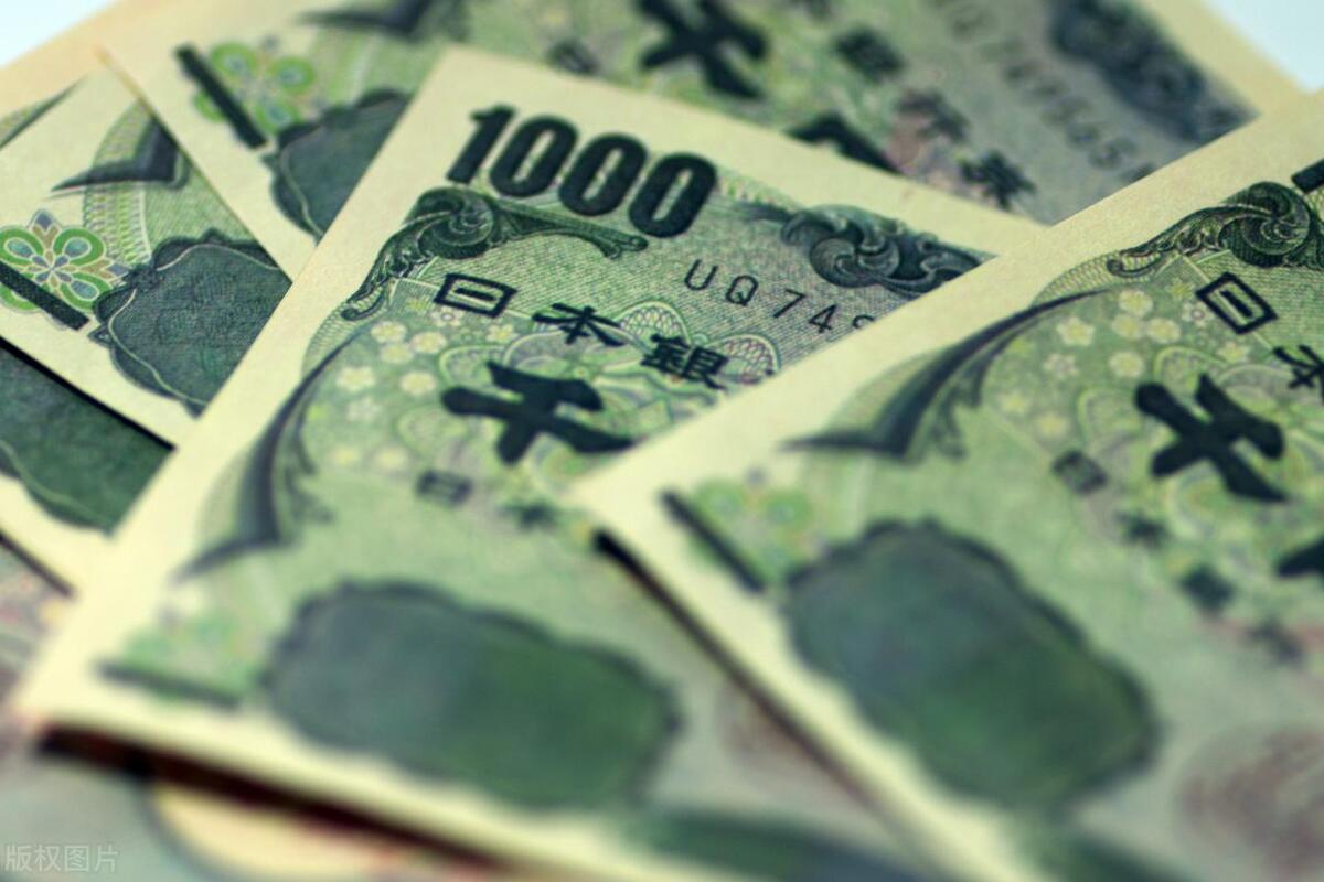 日本经济重陷衰退的风险增大预计短期将进一步扩大宽松力度