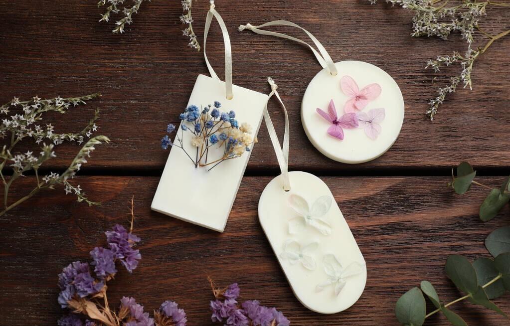 古代四大风流韵事：韩寿*香偷**、相如窃玉、张敞画眉、沈约瘦腰