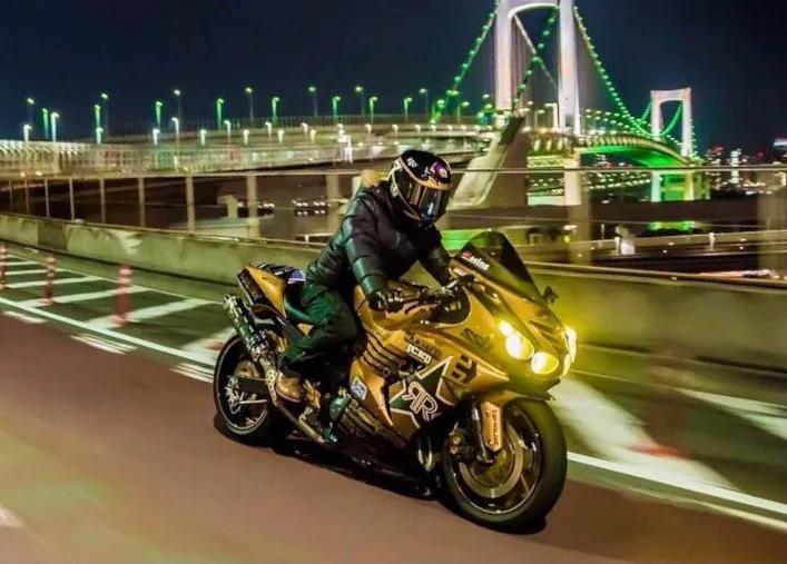 川崎六眼魔神zzr1400,经典不再