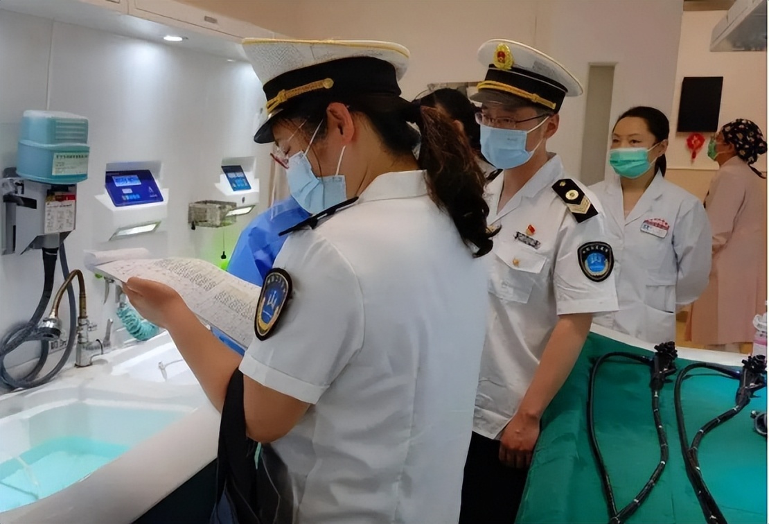 自己做第一责任人，治疗新冠要自费吗？