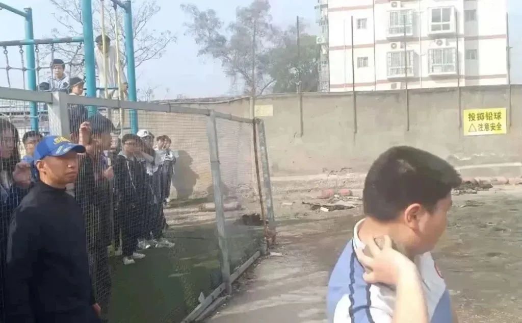 李中学子多矫健运动场上展英姿—李渡中学第四十届田径运动会纪实