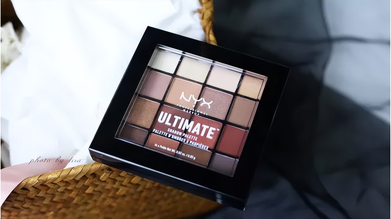 适合新手的眼影盘一盘搞定,眼影新手万能画法