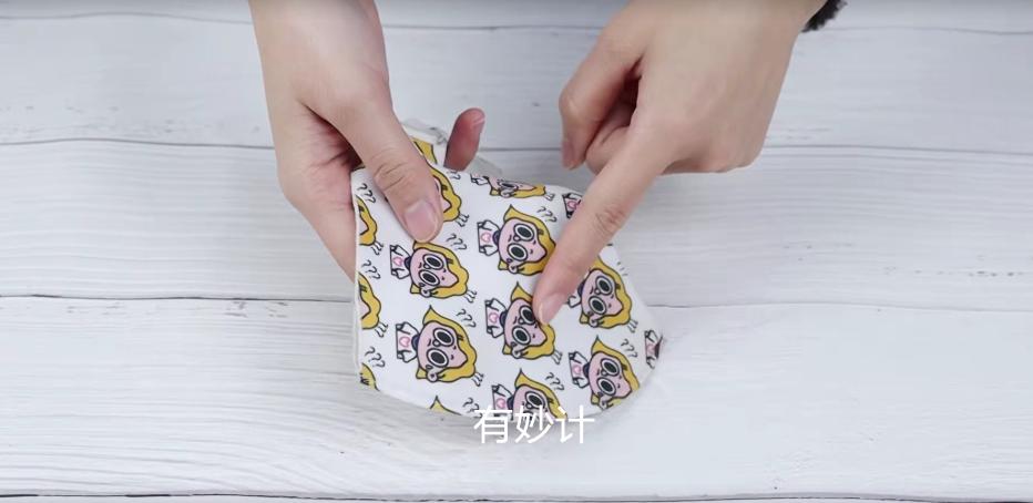 春节外出口罩应该这样戴,出门在外一定要注意防护戴好口罩