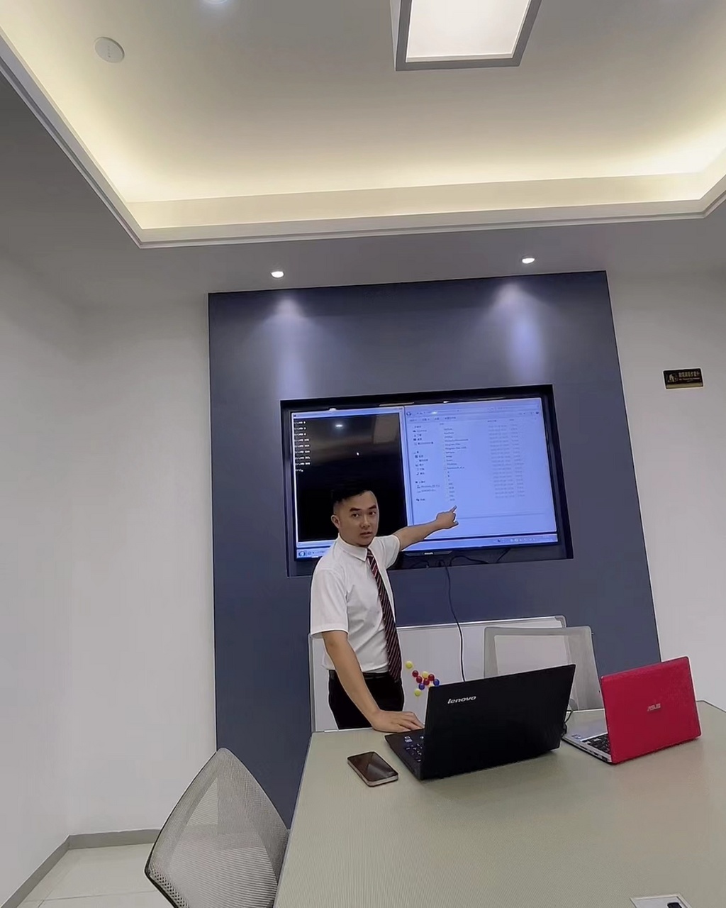 网络侠客郭盛华，皆有爱国之心，更是闻名世界