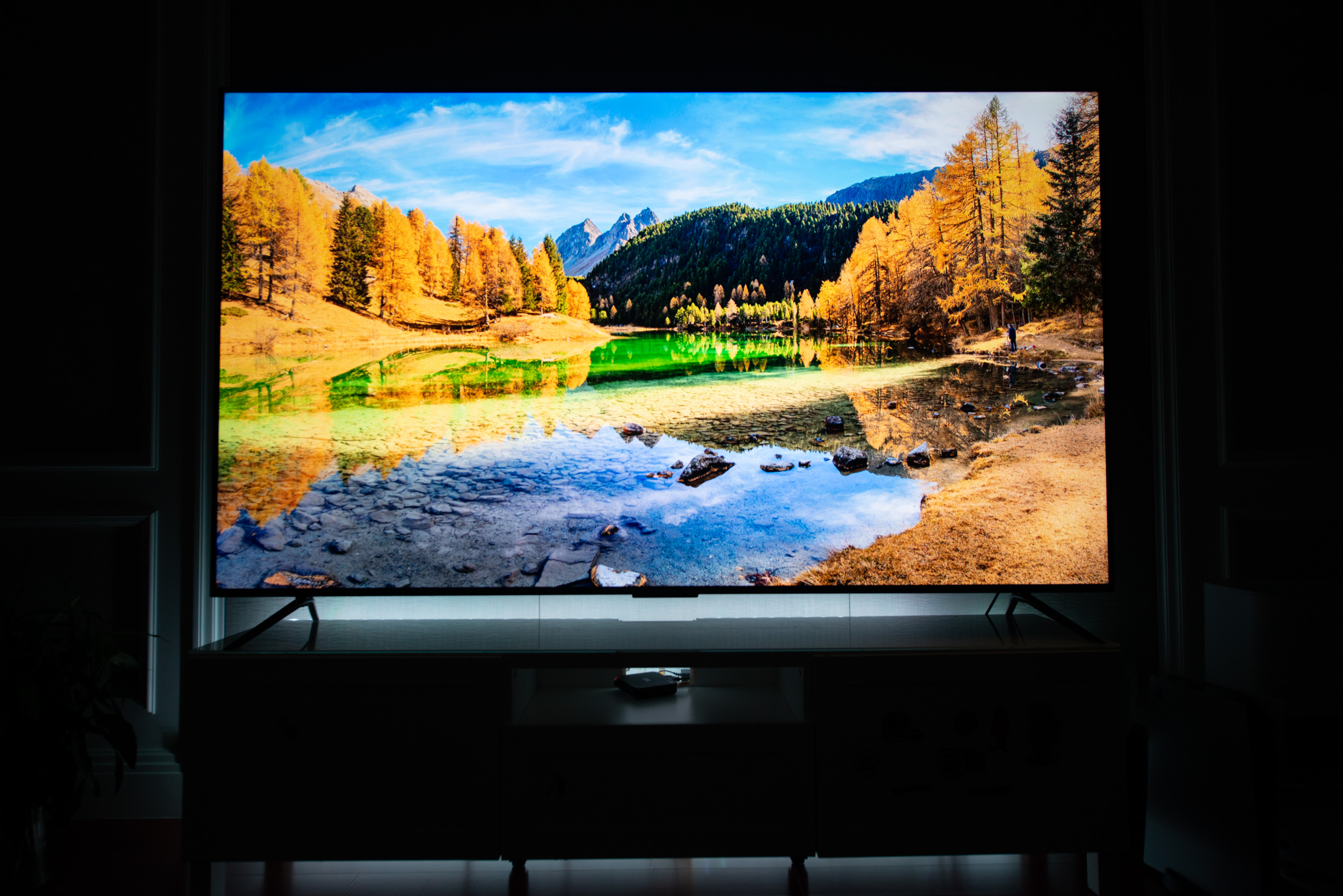 碎屏的电视机,家里电视碎屏了