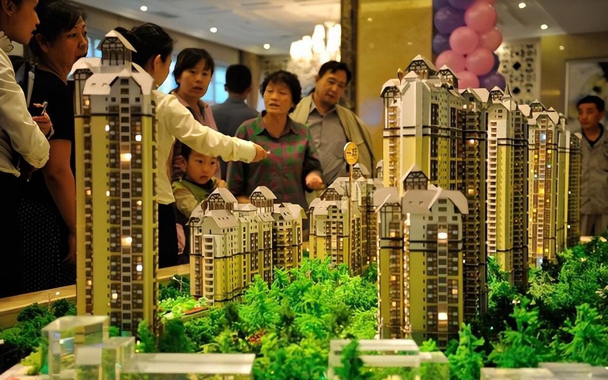 李嘉诚10年后的预言,李嘉诚预言的城镇家庭四大问题