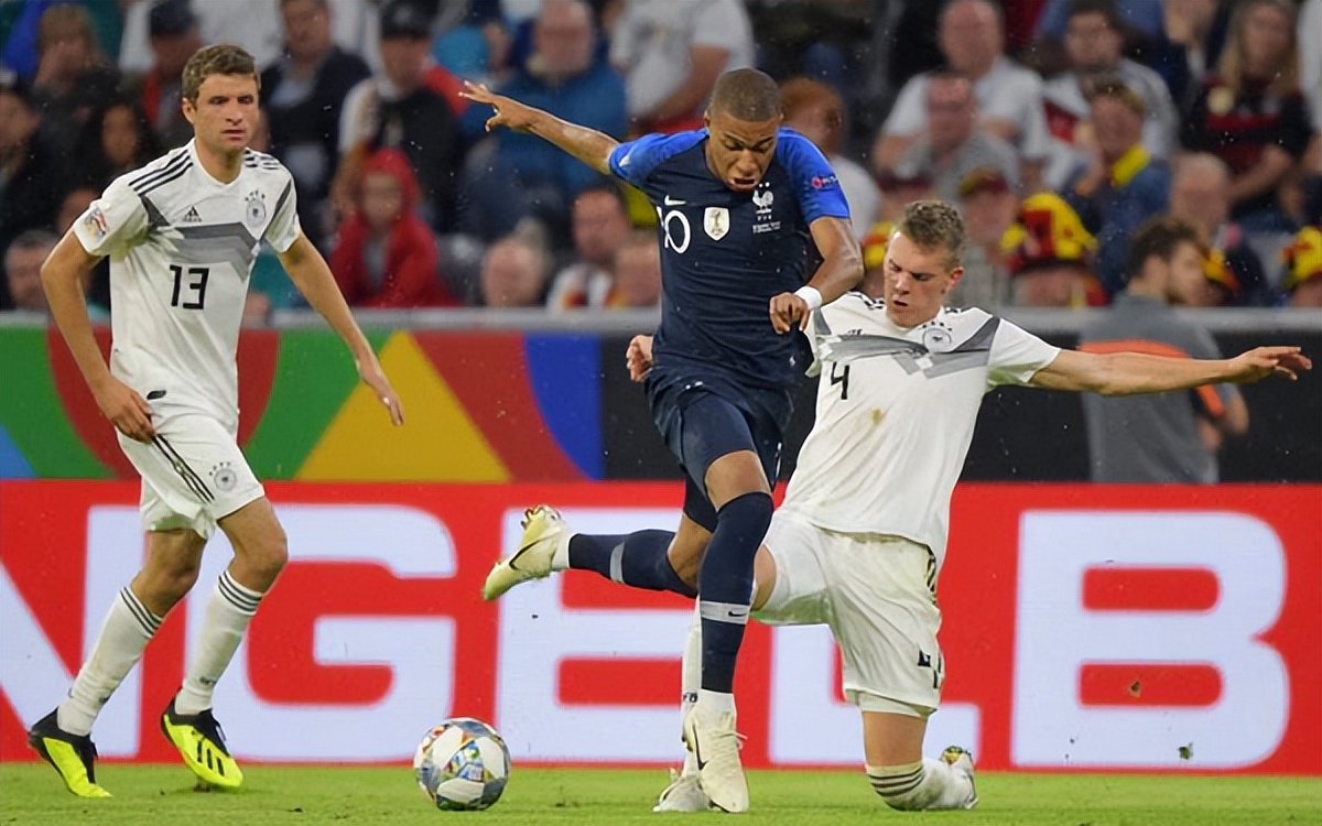 简述足球运动在中国的发展史,足球的起源与发展