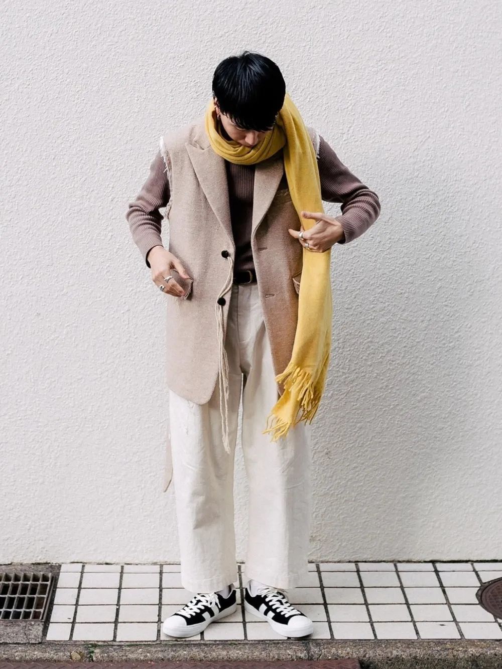 白裤子怎么穿搭显瘦,白裤子搭配上衣什么颜色好看