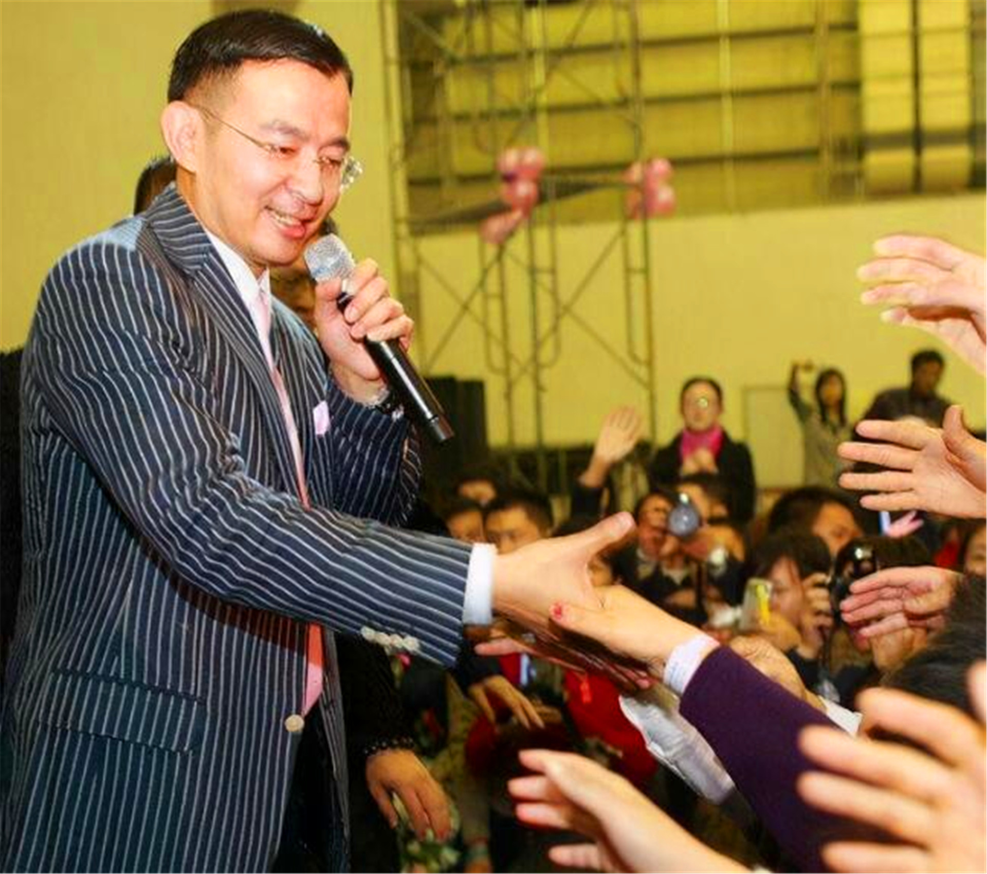 陈安之月入百万,108万元拜师陈安之成为其终极弟子