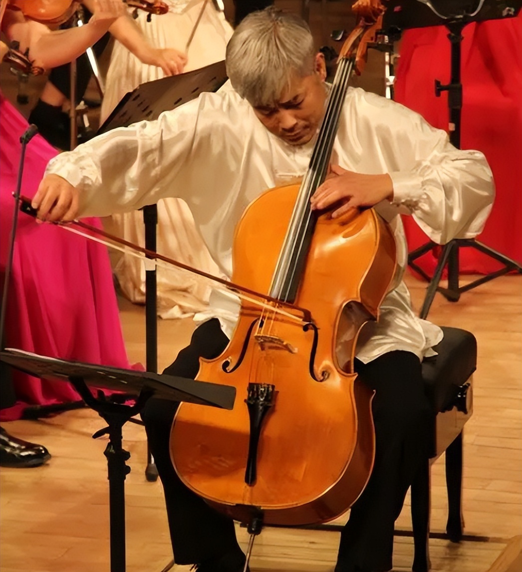 威德曼大提琴协奏曲《黑暗琴弦》的音色音响特征