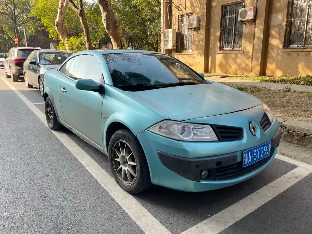 雷诺梅甘娜cc敞篷新车多少钱,雷诺梅甘娜cc敞篷跑车