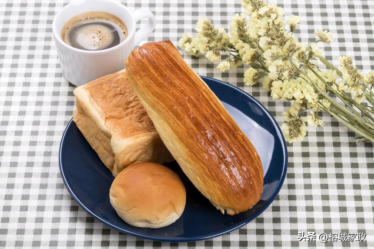 坐月子可以吃面包么,坐月子能吃面包蛋糕吗