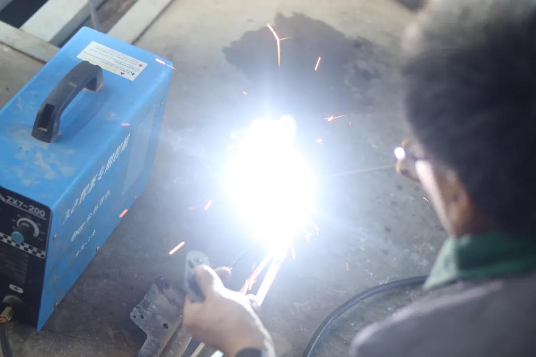 老款路虎揽胜修复,彻底翻新一辆路虎揽胜全过程