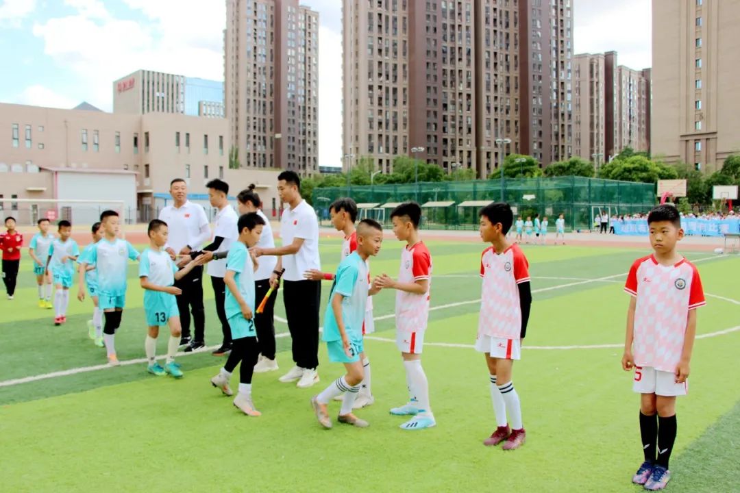激情燃烧梦想飞扬——敕勒川绿地小学第三届“校长杯”校园足球赛暨2023年校园足球班级联赛开幕啦