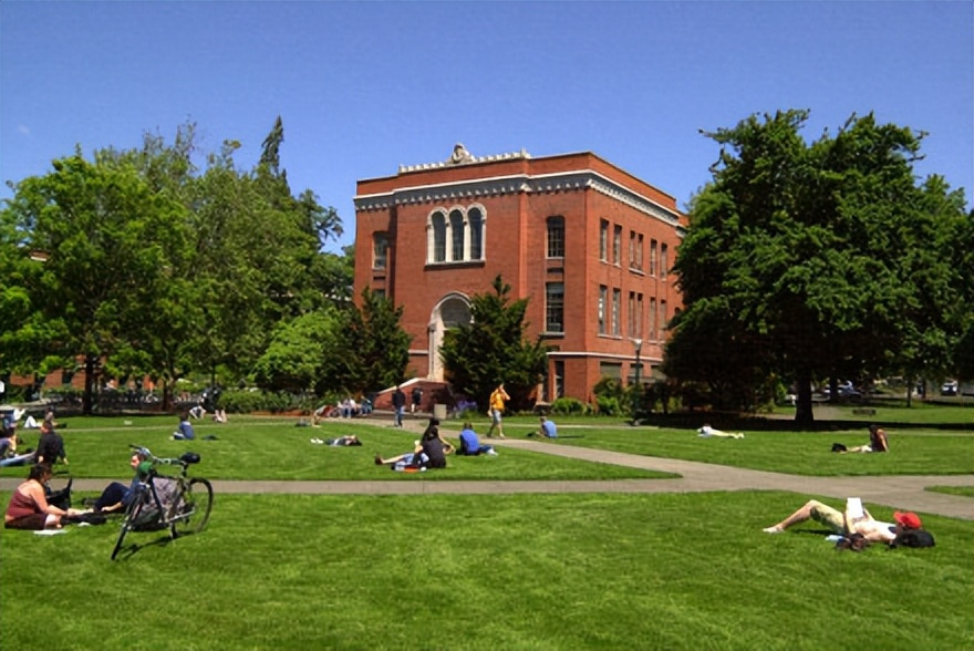 俄勒冈大学—一所具有百年历史，有世界级教育和研究水平著名学府