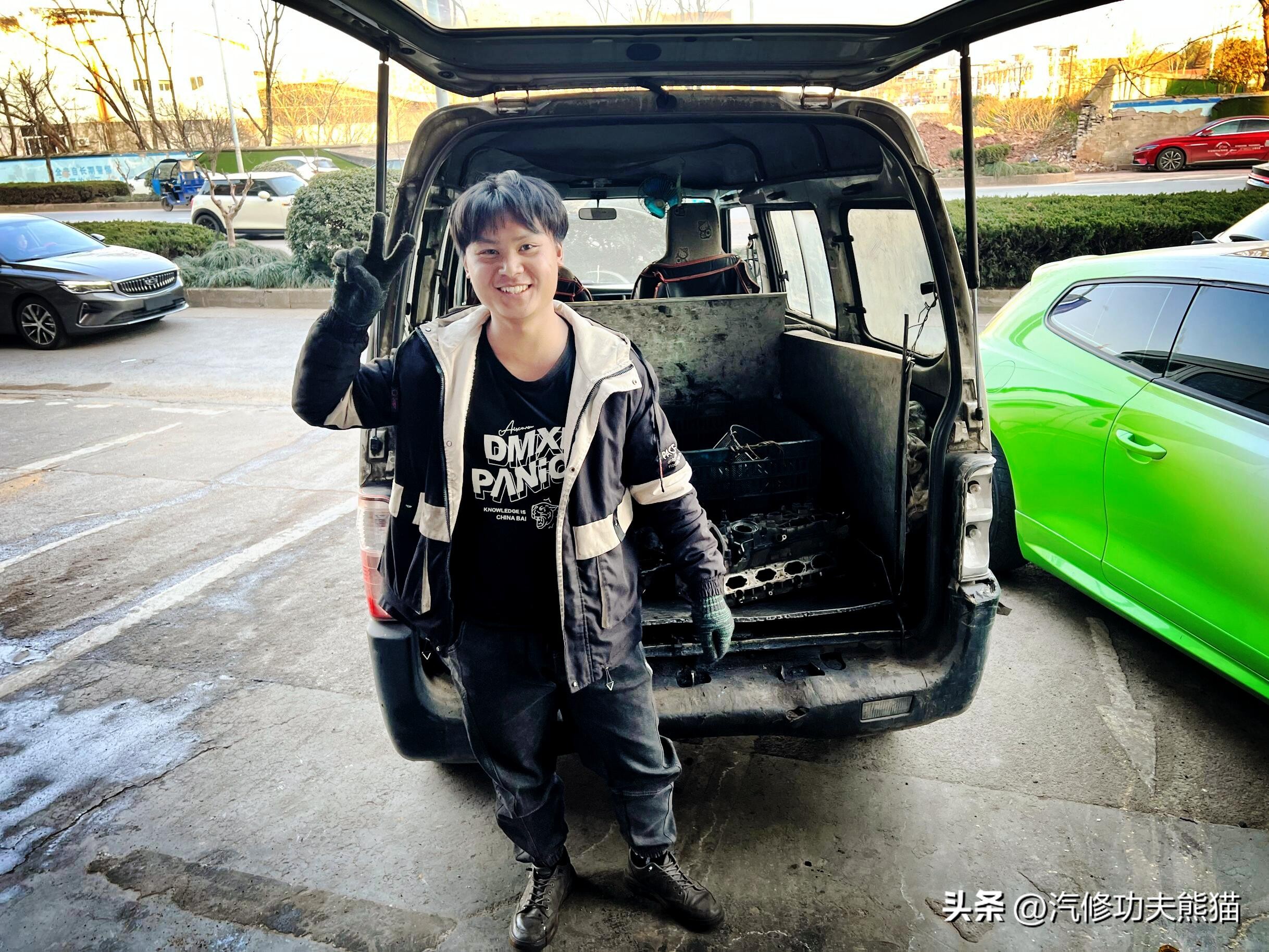 父亲老车翻新修复,父亲去世留下了的车去翻新