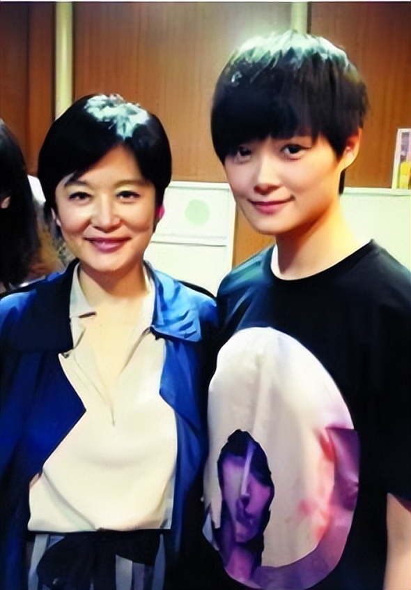 李宇春妈妈徐圣云年龄,李宇春母亲近况