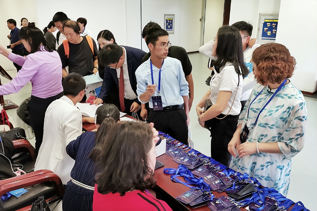 毕业后收入最高的十大职业,国内比较赚钱的十大职业