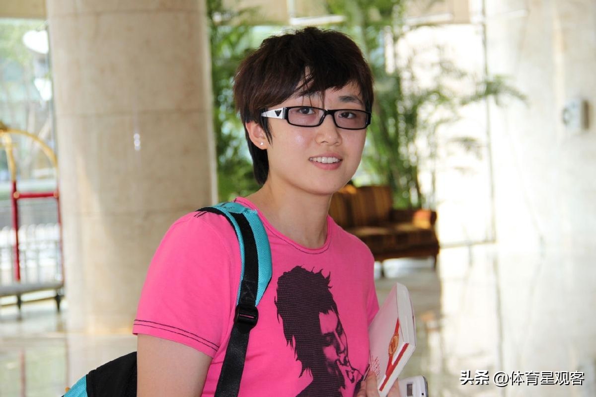 新加坡冯天薇国籍,冯天薇为什么不退役