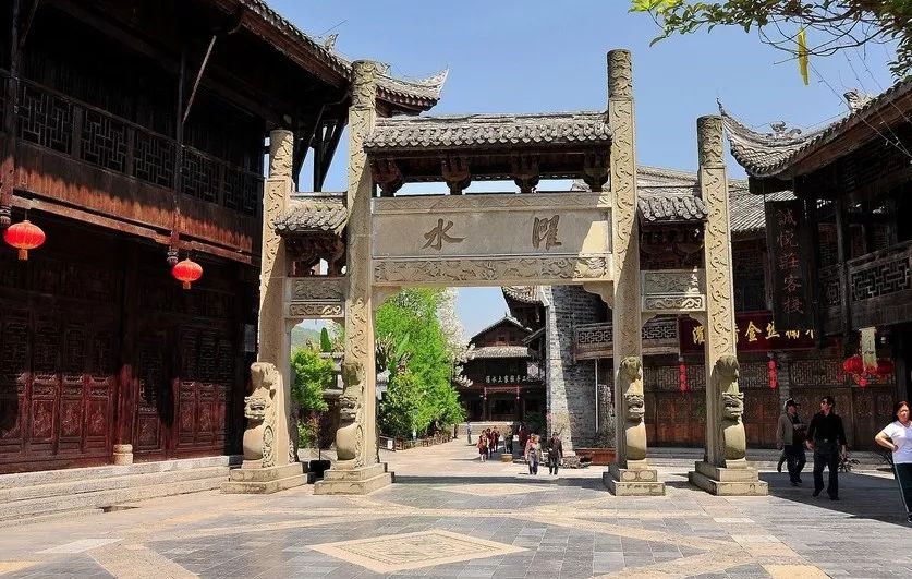 踏迹寻音:“东南佳山水武陵花雨深”的重庆黔江