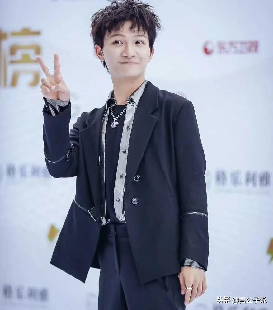 9位瘦成纸片人的男星,骨瘦如柴的皮包骨男明星