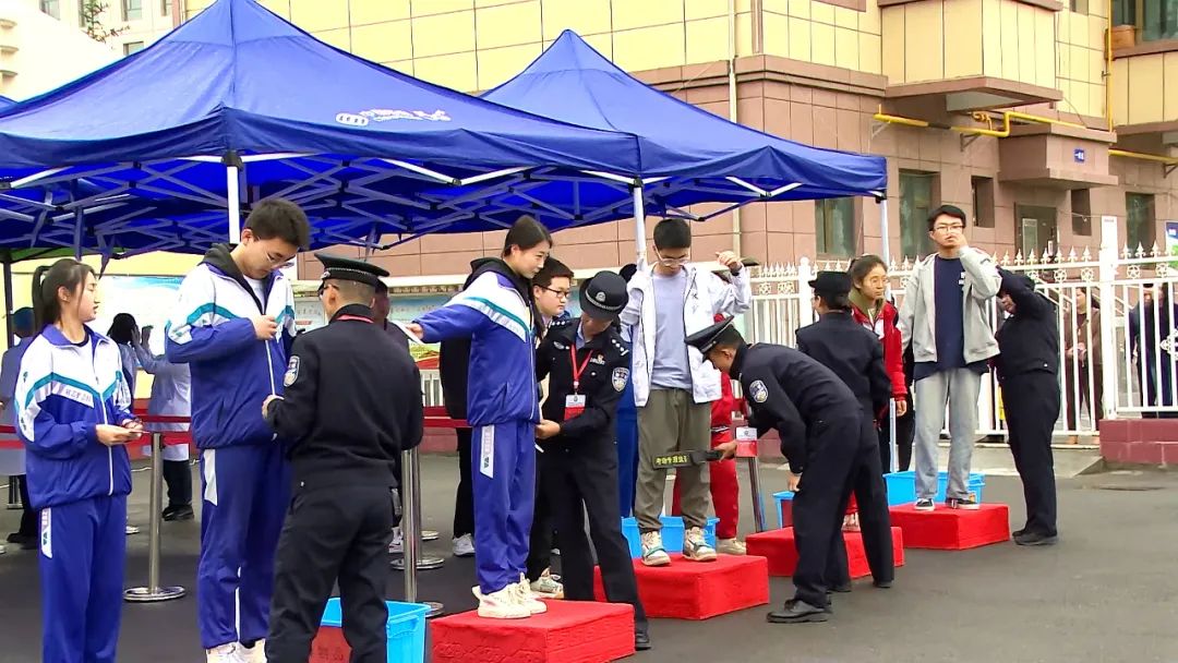 高考书写人生的机会,高考是奋斗拼搏的答卷