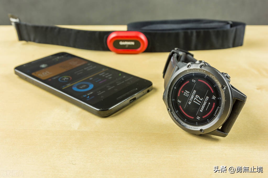 学生党爱不释手防水超智能手表,目前口碑比较好的2款智能手表