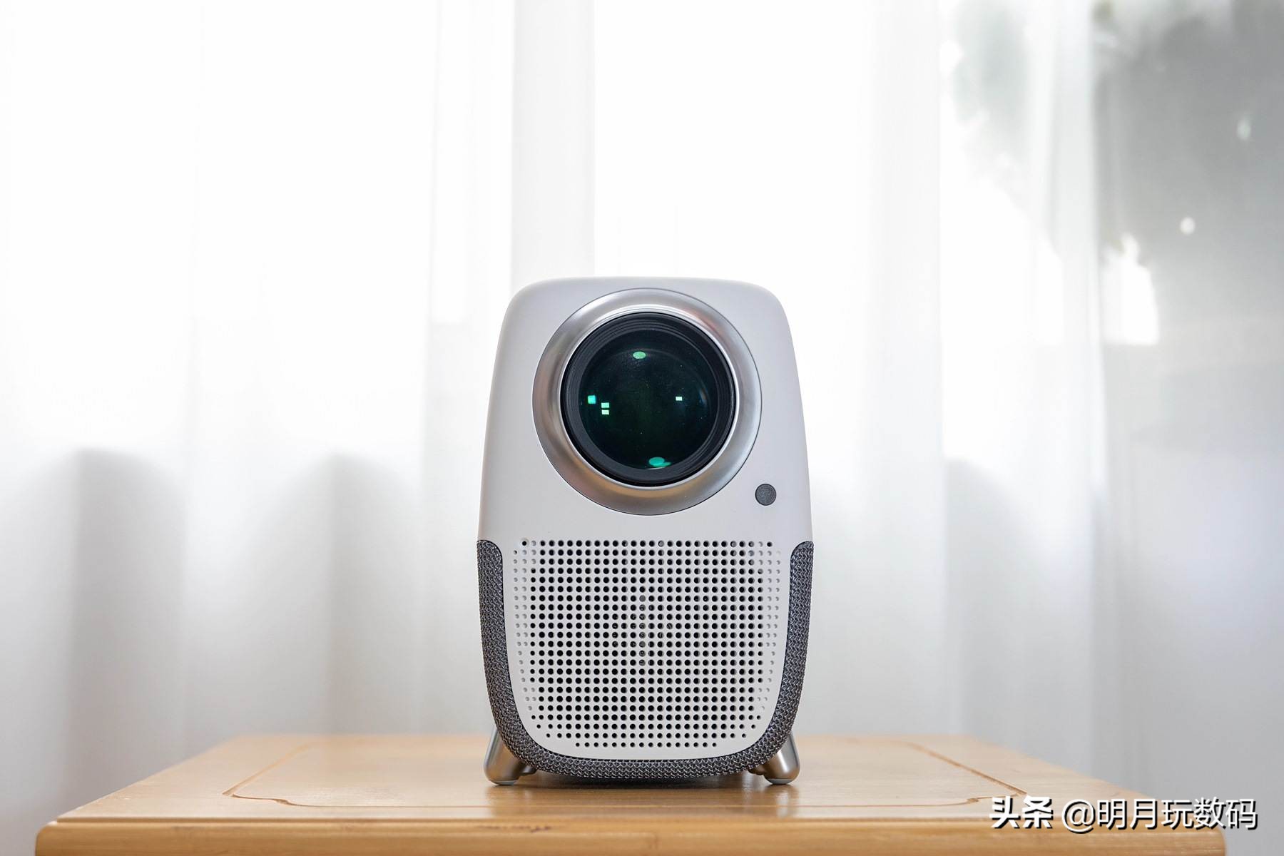 泰捷weboxt1投影仪和t1s怎么选,泰捷投影t1s缺点