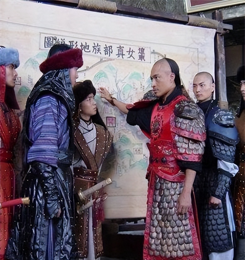 李成梁炫耀脚底有7颗黑痣，贵不可言，小妾：野猪皮脚底有7颗红痣