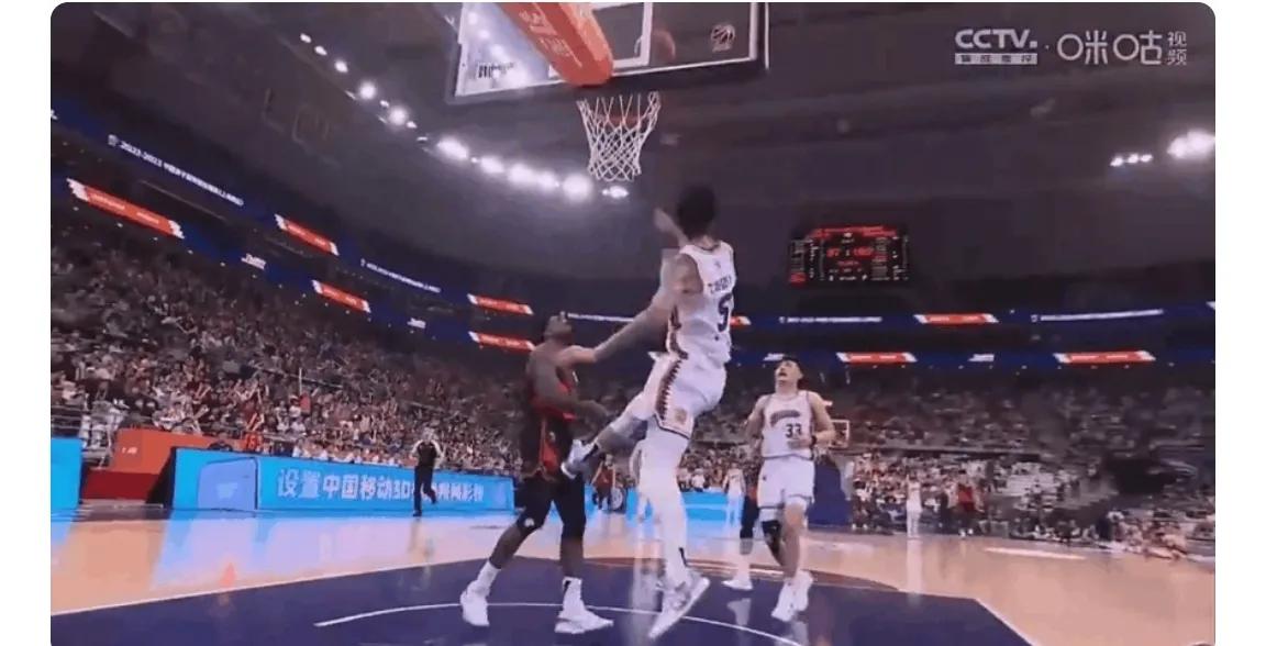 体育精神已死，江苏男篮打假球输上海，上海球迷都看不过去要退票