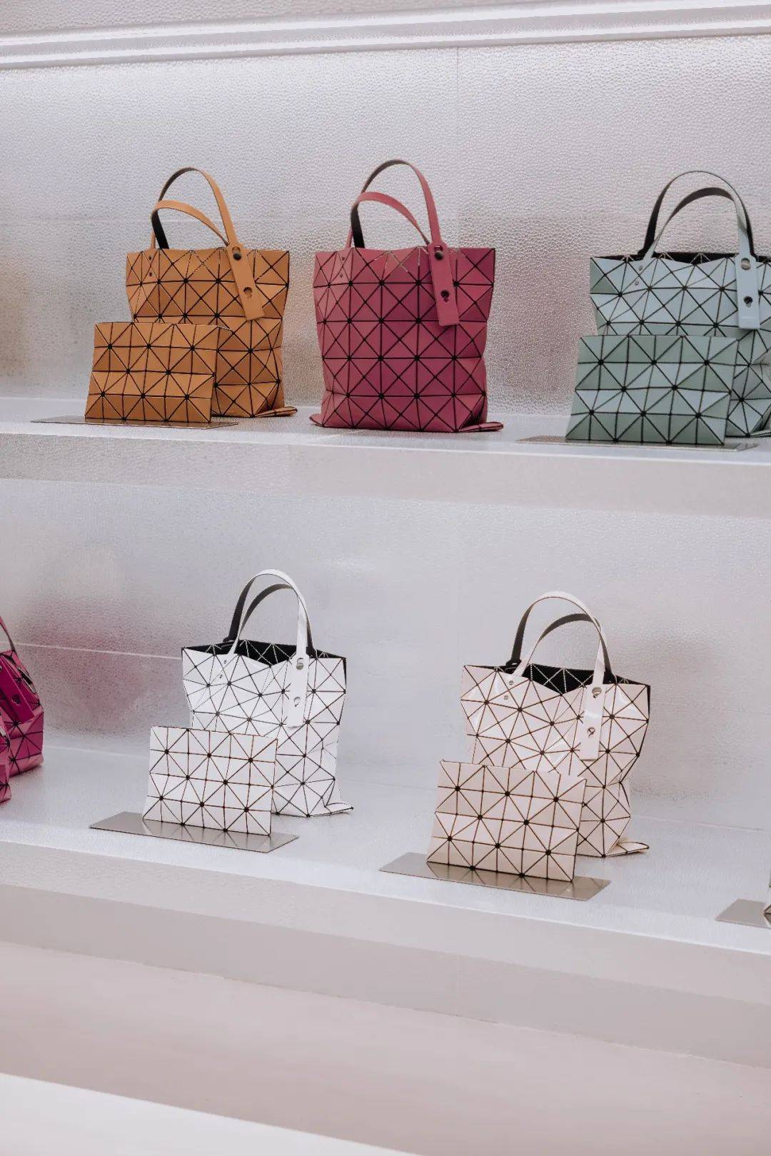 三宅一生水桶包2021,2023年第一只大牌包包