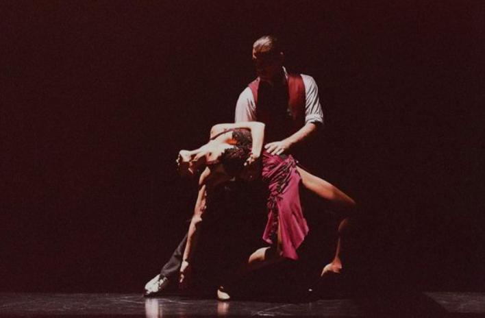 《卡门》与《探戈》：拉康的“镜中之镜”，是一种支离破碎的恐怖