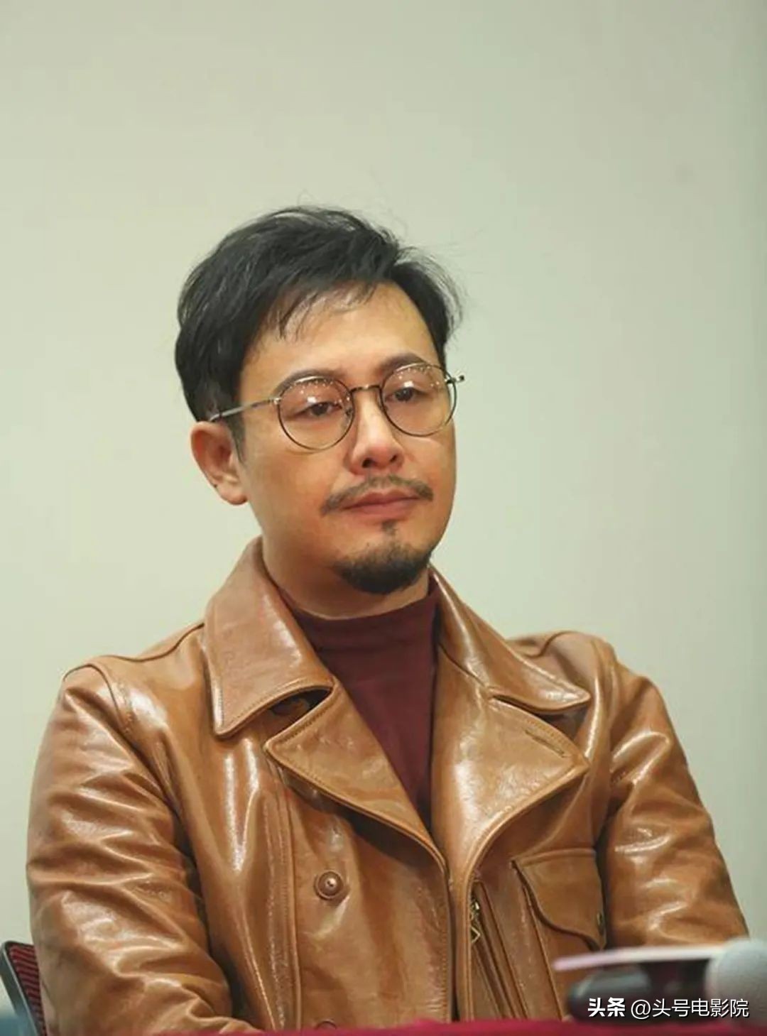 张颂文北京国际电影节搀扶关锦鹏,张颂文哭了的图片