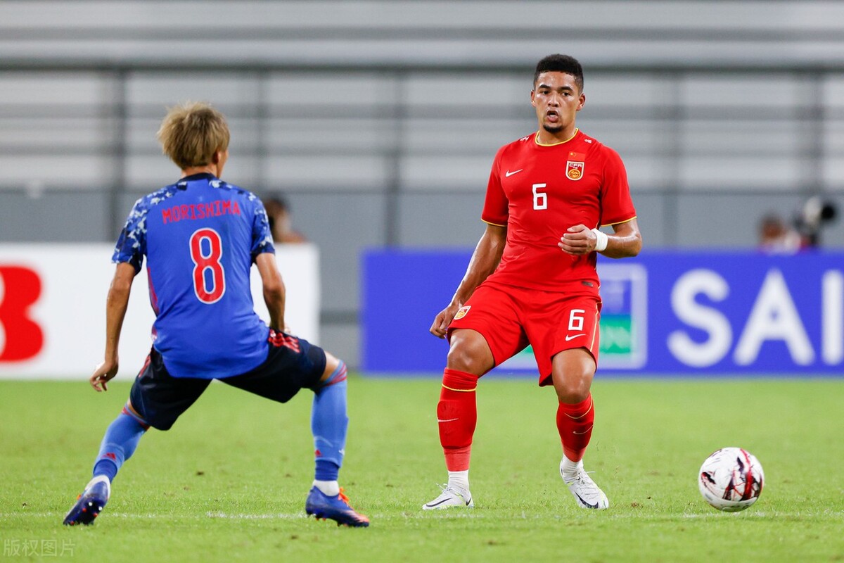 李霄鹏接替李铁担任国足主帅视频,最新消息李铁李霄鹏