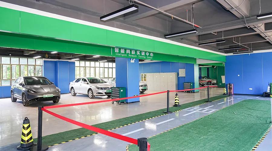 智能网联汽车技术专科应届生求职,智能网联汽车研发工程师职业概况