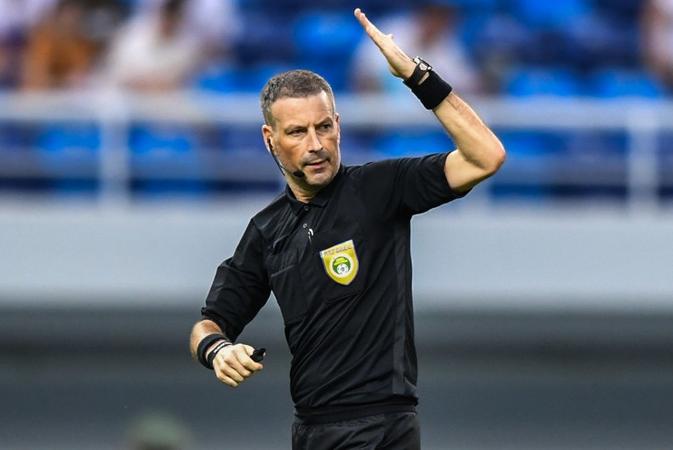 逗妹吐槽:切尔西被伯恩利买了?看错了…是美国的波利财团