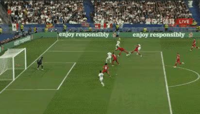 伟大的皇马再次夺冠，神奇的门将天神附体，维尼休斯一锤定音