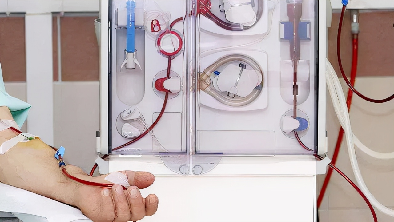 小伙几种感冒药同时吃致肝肾衰竭,男子感冒自行吃药引起肝肾衰竭