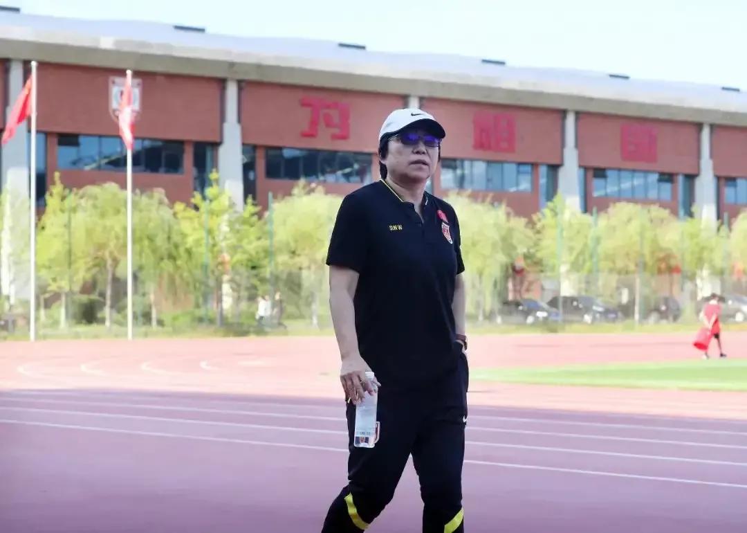 这才是青训该有的样子,以前的青训现在的青训